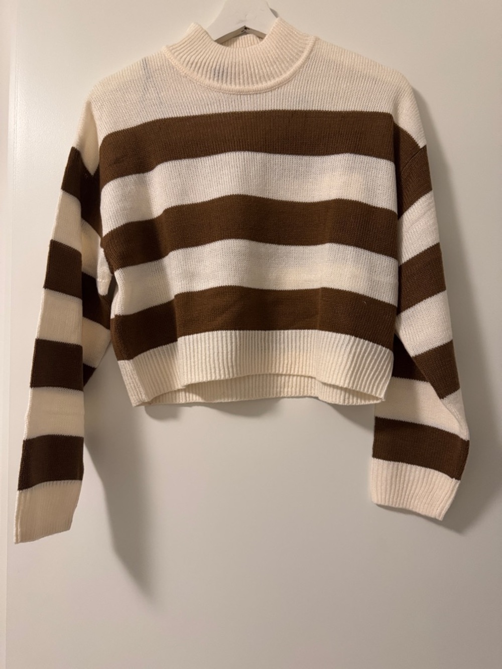 H&M Brown and Cream Striped Cropped Turtleneck Sweater